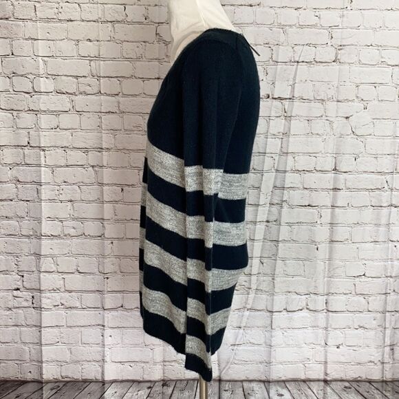 Abercrombie & Fitch sweater - Picture 5 of 10